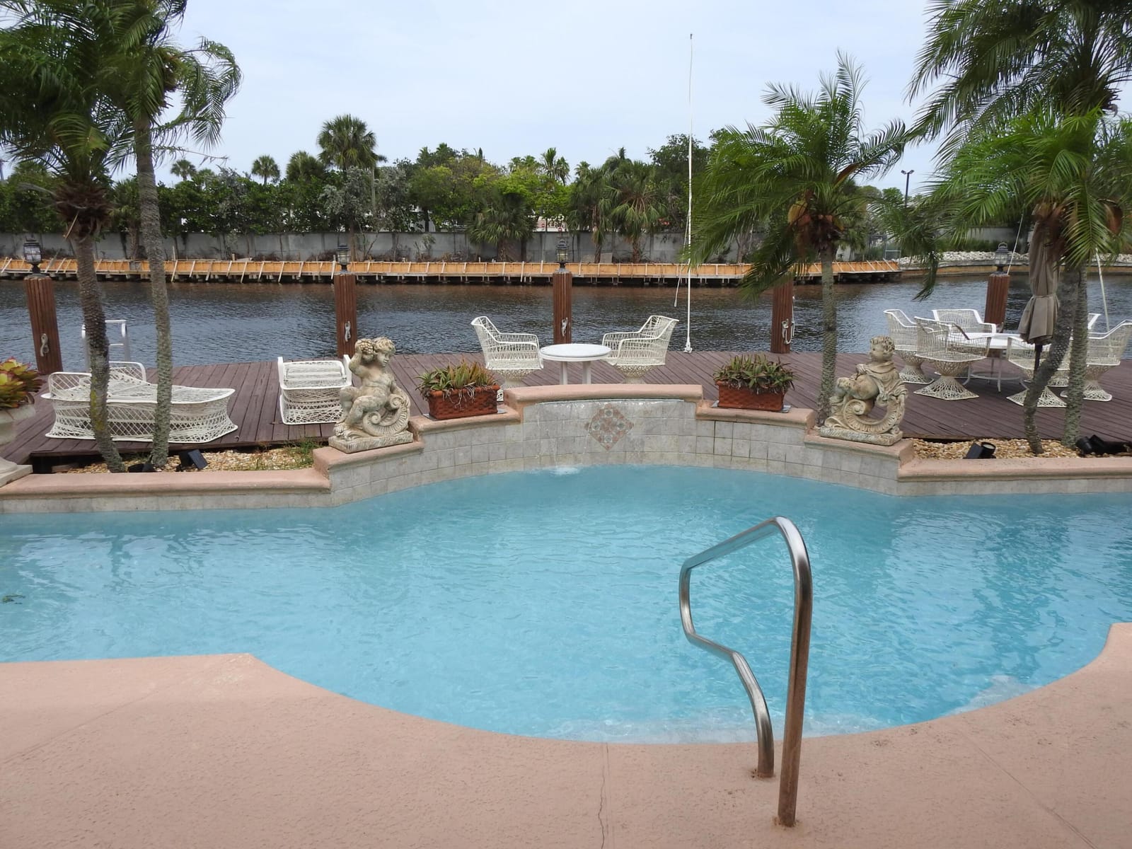2108 NE 22nd Street, Wilton Manors, FL 33305 photo 3