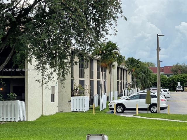 10370 SW 220th Street 224, Cutler Bay, FL 33190