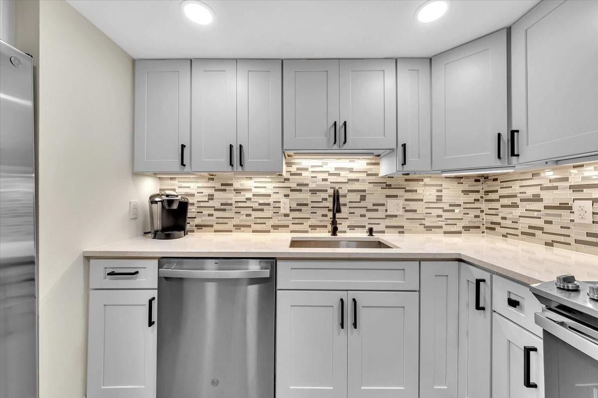 3909 N Ocean Boulevard 210, Fort Lauderdale, FL 33308 photo 4