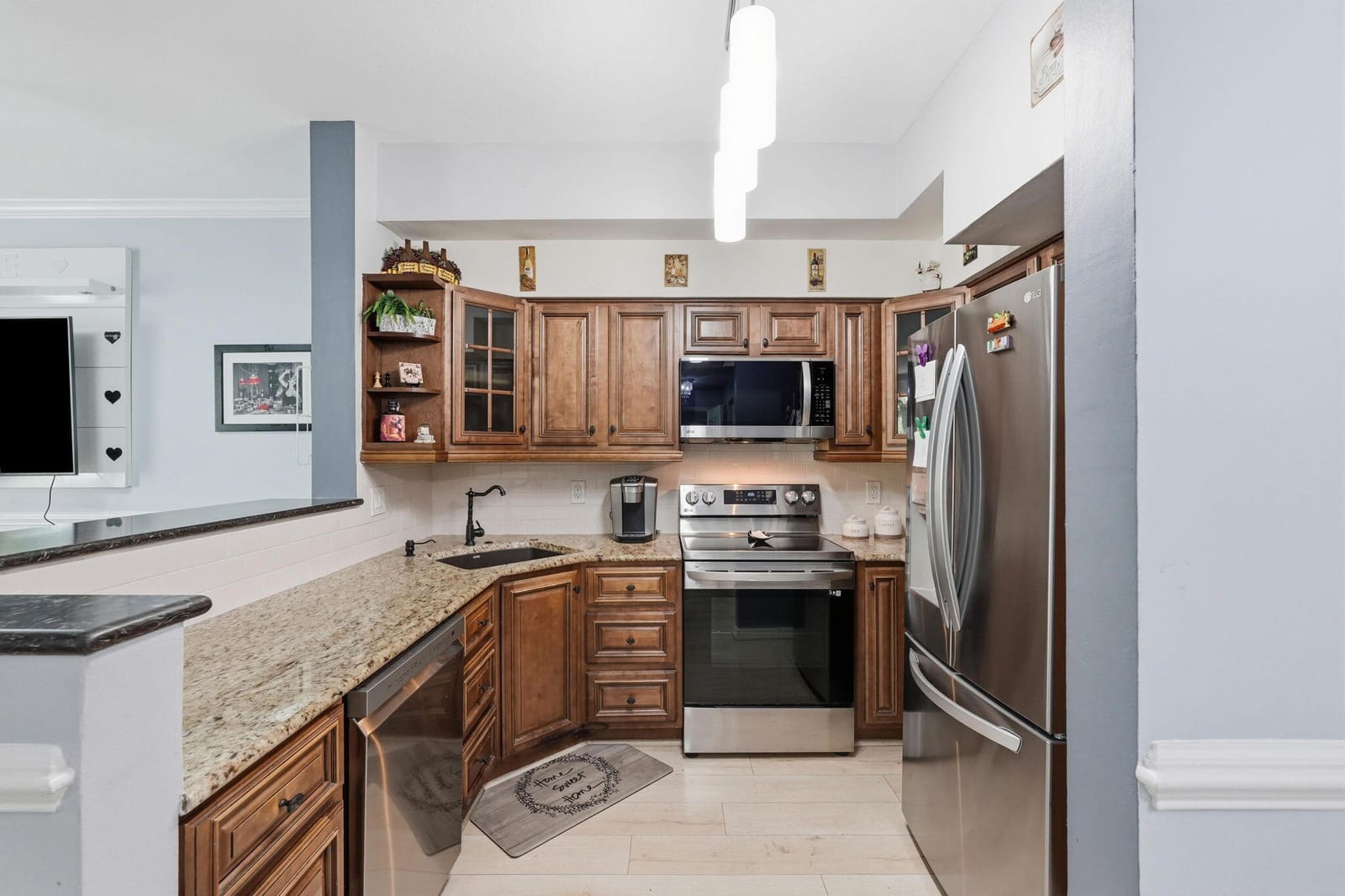 802 W Windward Way 304 — photo 8