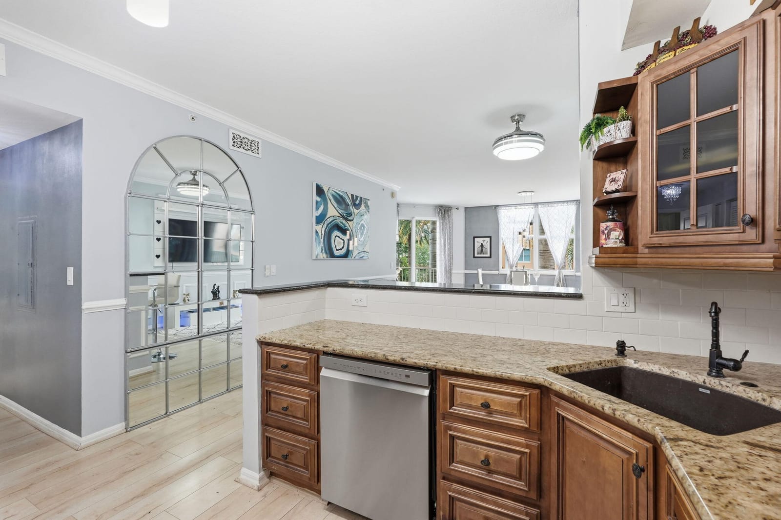802 W Windward Way 304 — photo 9