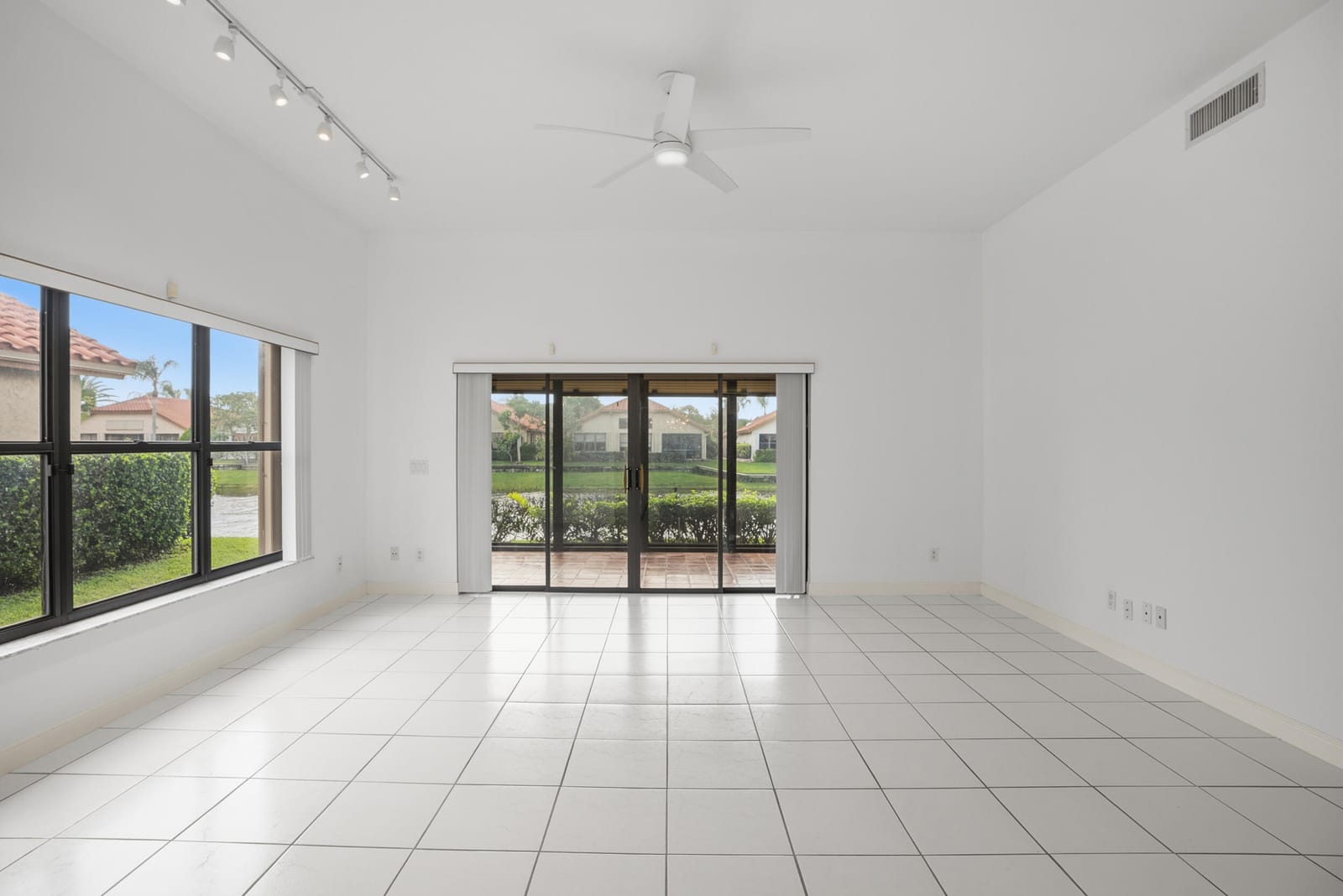2735 SW Mariposa Circle — photo 7