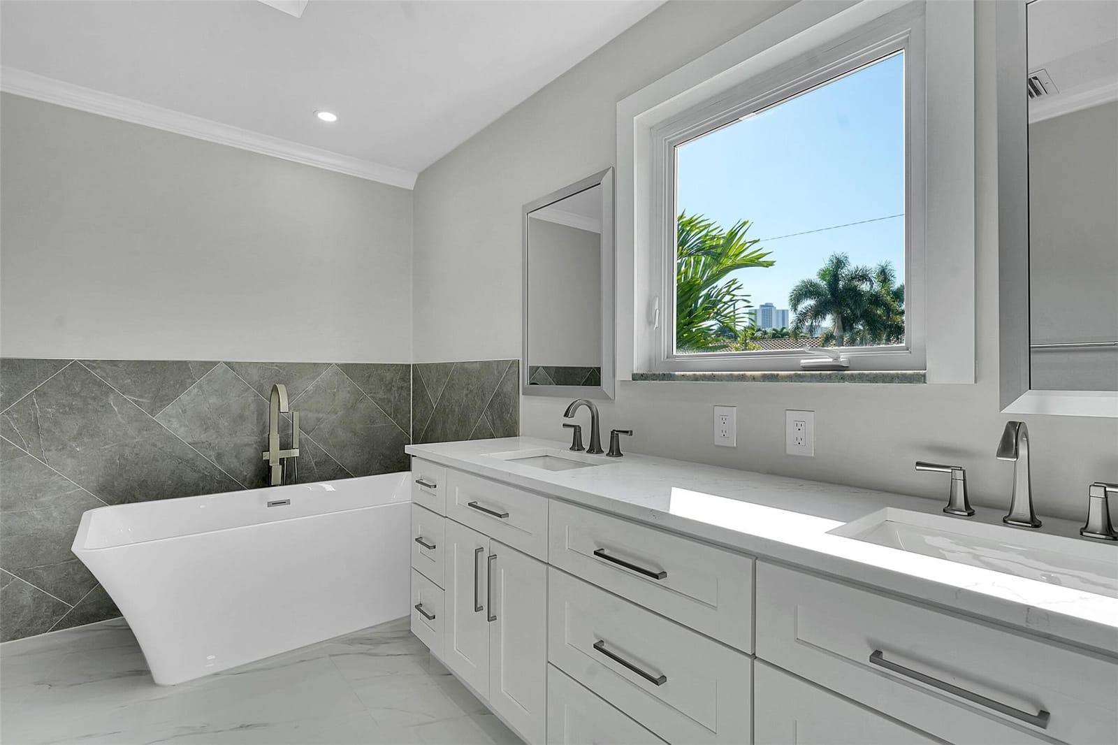 1190 Dolphin Road, Singer Island, FL 33404 photo 23