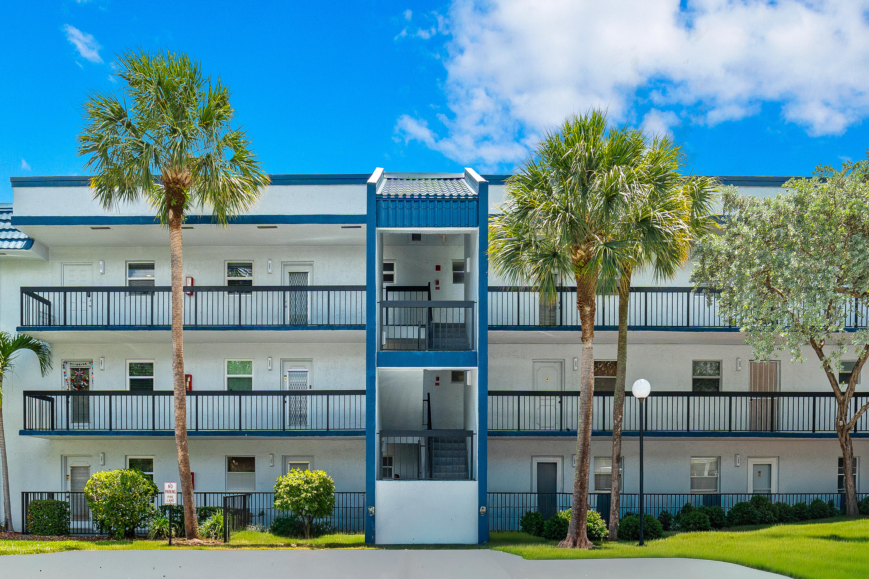 3170 Holiday Springs Boulevard 6-203, Margate, FL 33063, Margate