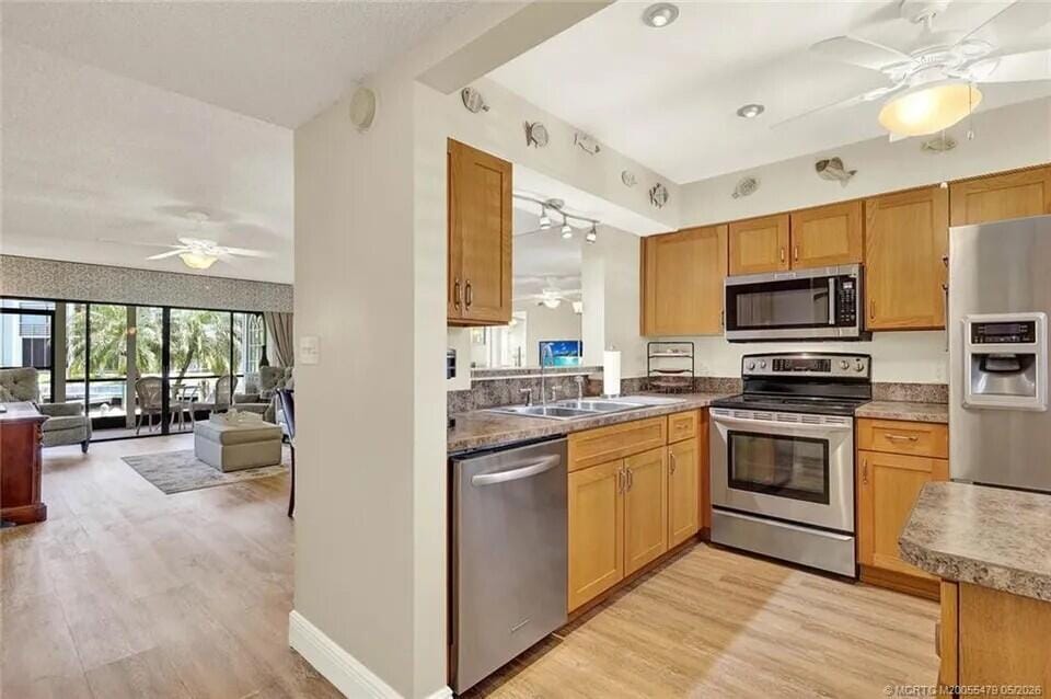 1950 SW Palm City Road 2-102 — photo 4