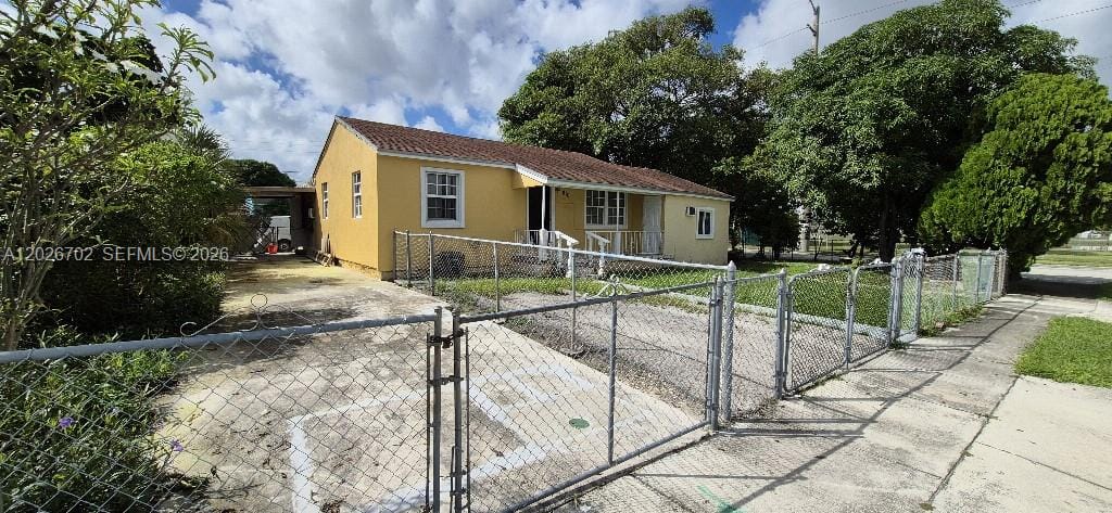610 E 6th Place, Hialeah, FL 33010 photo 2