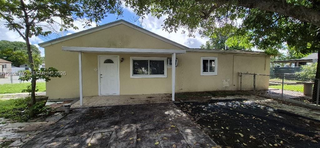 610 E 6th Place, Hialeah, FL 33010 photo 4