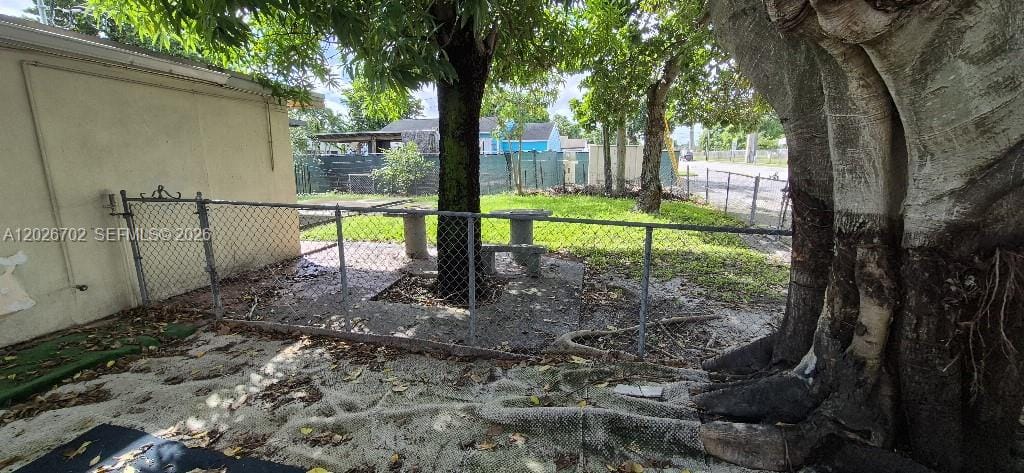 610 E 6th Place, Hialeah, FL 33010 photo 5
