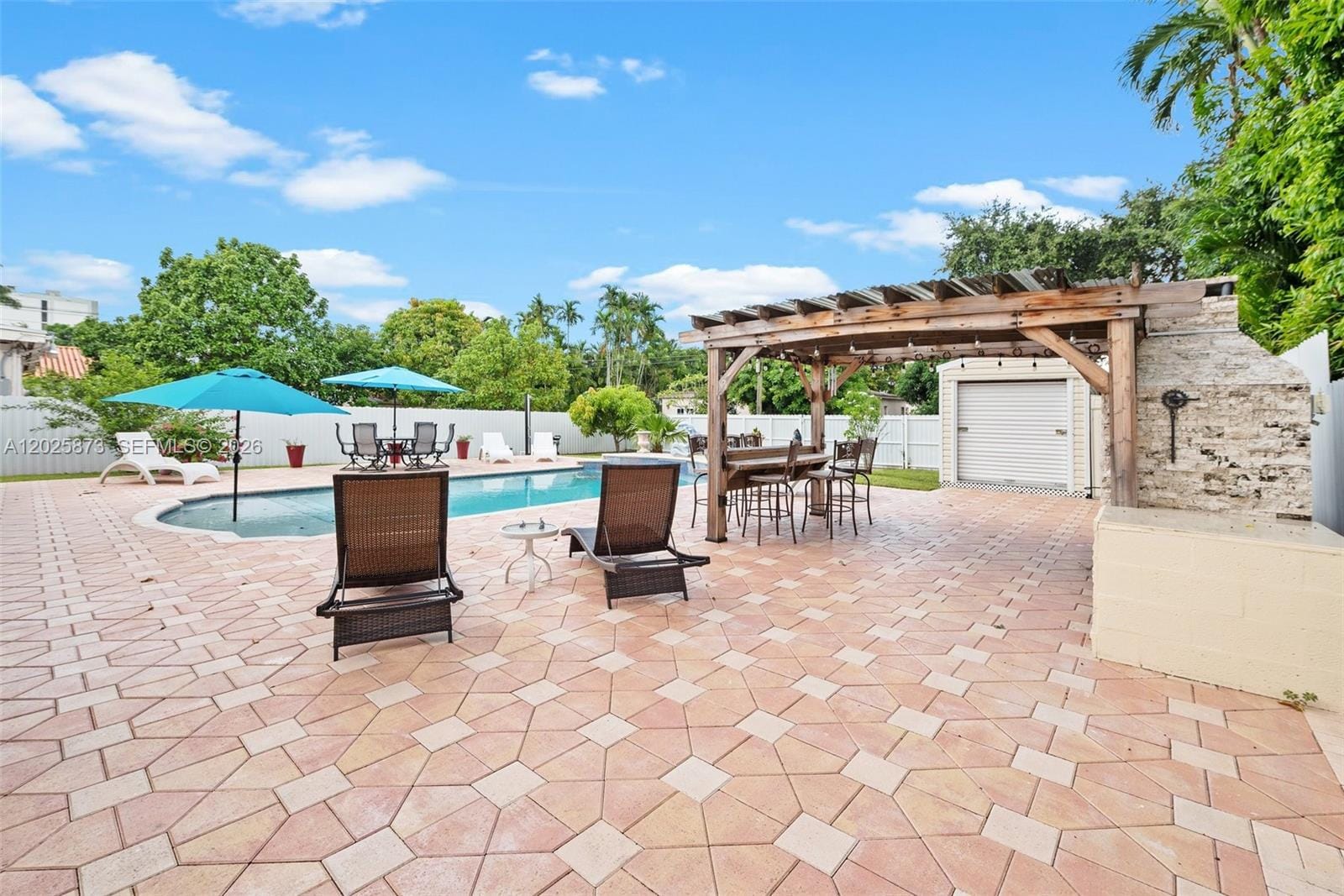 556 La Villa Drive, Miami Springs, FL 33166 photo 10