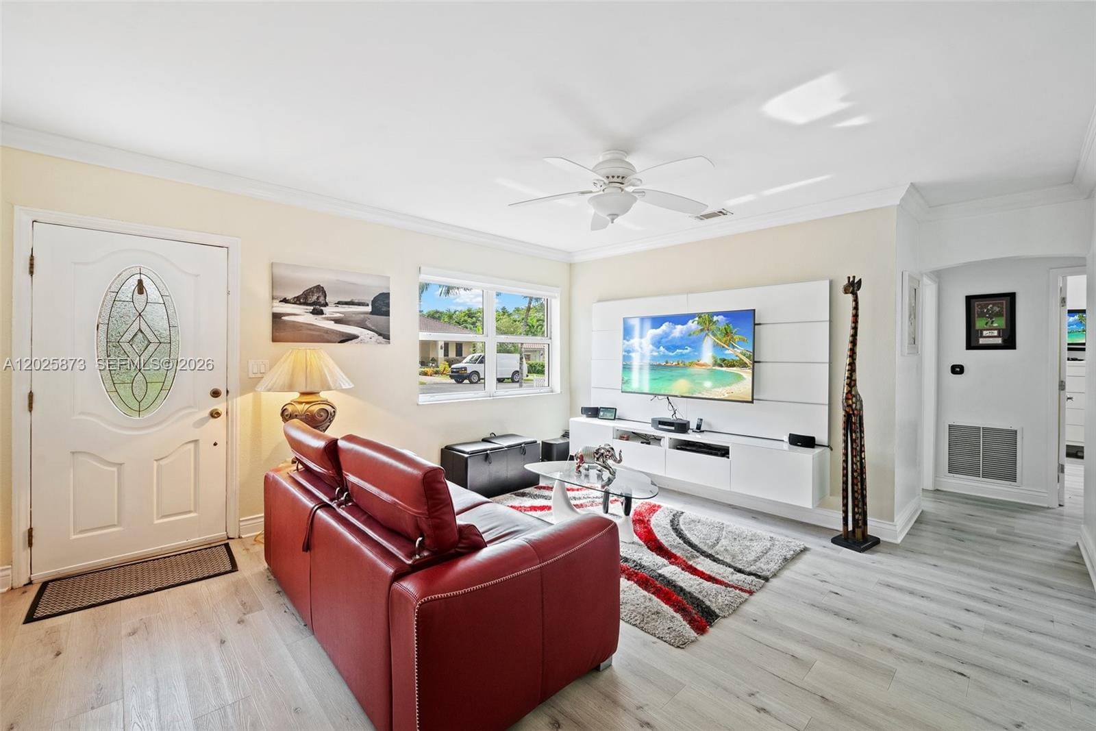 556 La Villa Drive, Miami Springs, FL 33166 photo 4