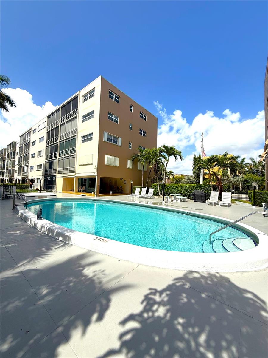 300 NE 14th Avenue 307, Hallandale Beach, FL 33009, Hallandale Beach