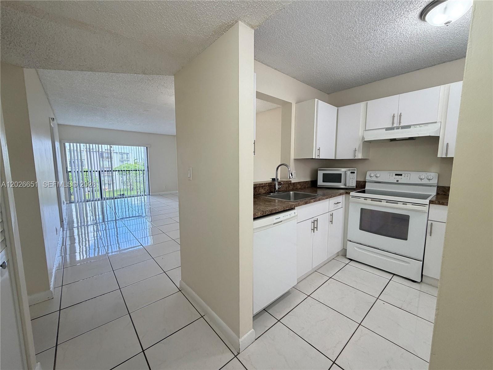 8610 N Sherman Circle 407 — photo 4