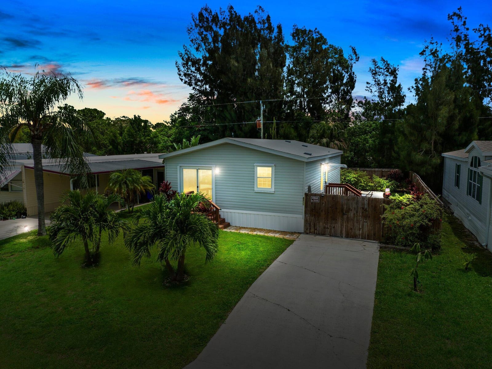 8011 SE Skylark Avenue, Hobe Sound, FL 33455 photo 1
