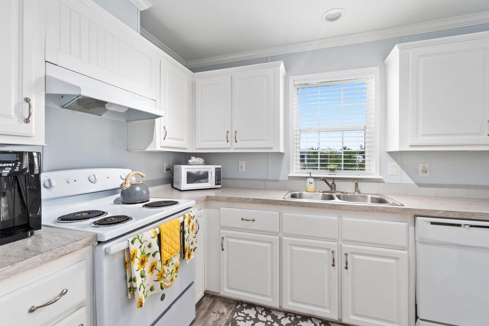 8011 SE Skylark Avenue, Hobe Sound, FL 33455 photo 13