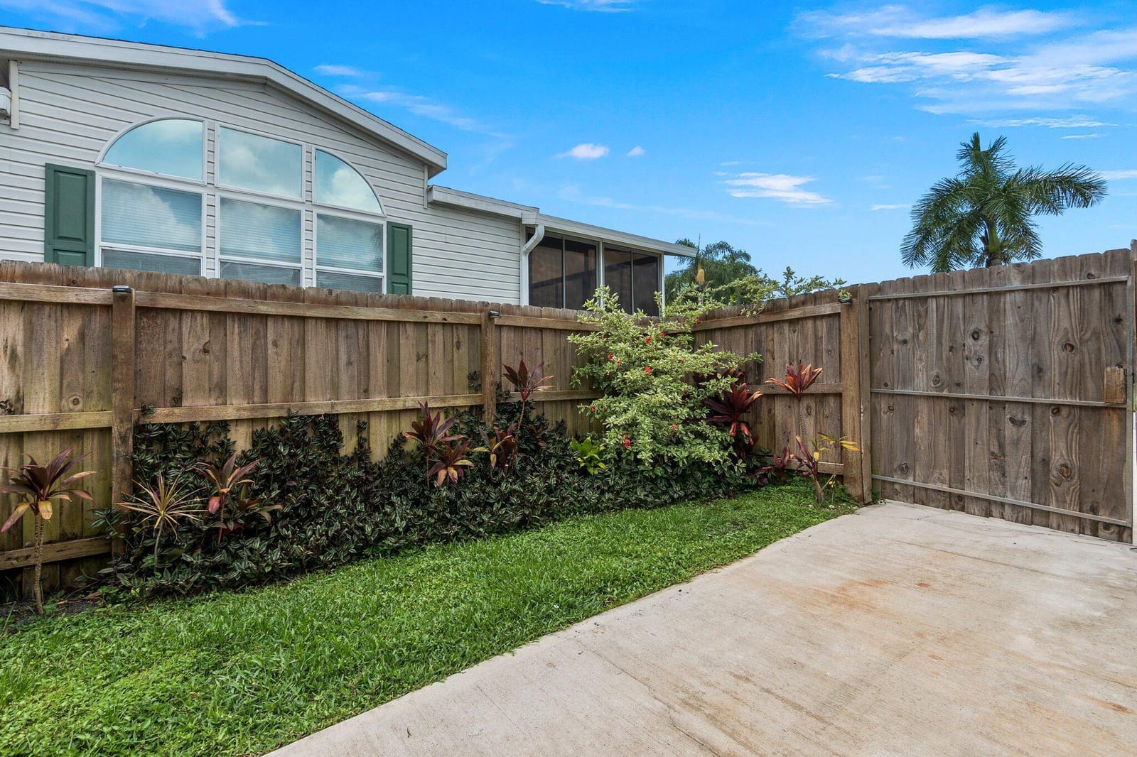 8011 SE Skylark Avenue, Hobe Sound, FL 33455 photo 22