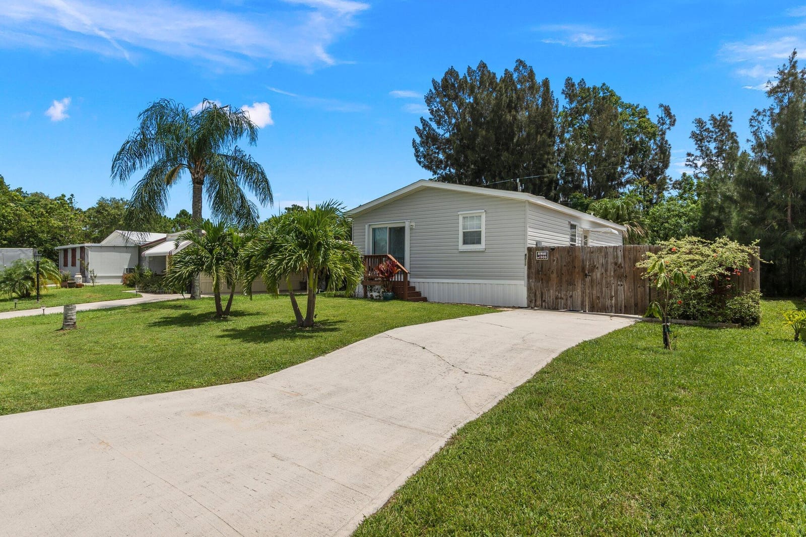 8011 SE Skylark Avenue, Hobe Sound, FL 33455 photo 27