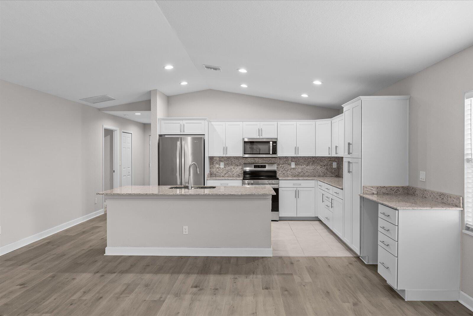 14533 Dulce Avenue — photo 9