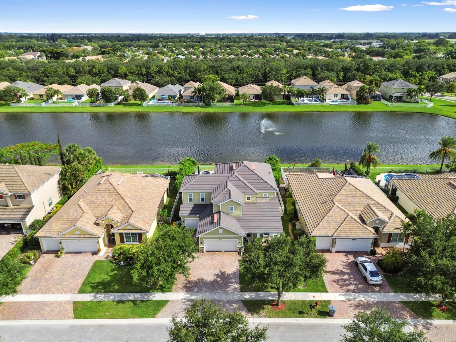 9526 Wrangler Drive — photo 2