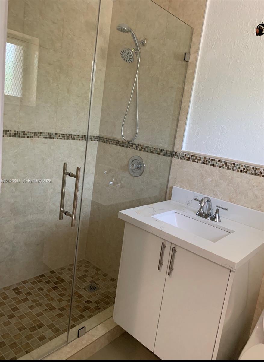 6498 Collins Avenue 41, Miami Beach, FL 33141, Miami Beach