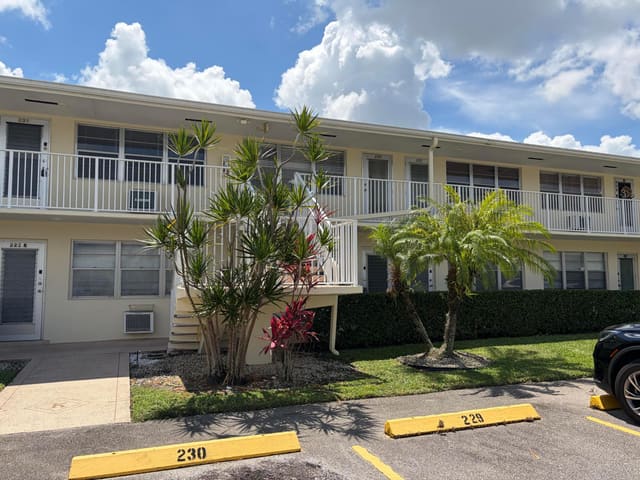 220 Berkshire K 220, West Palm Beach, FL 33417