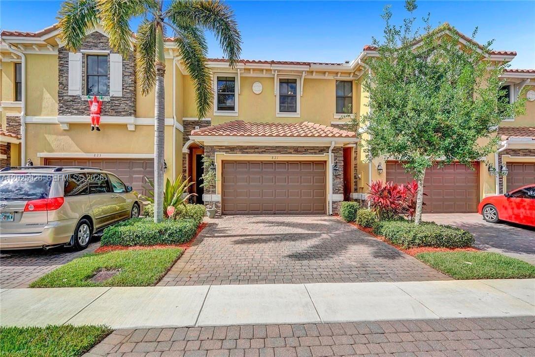 821 E Village Circle 821, Davie, FL 33325, Davie