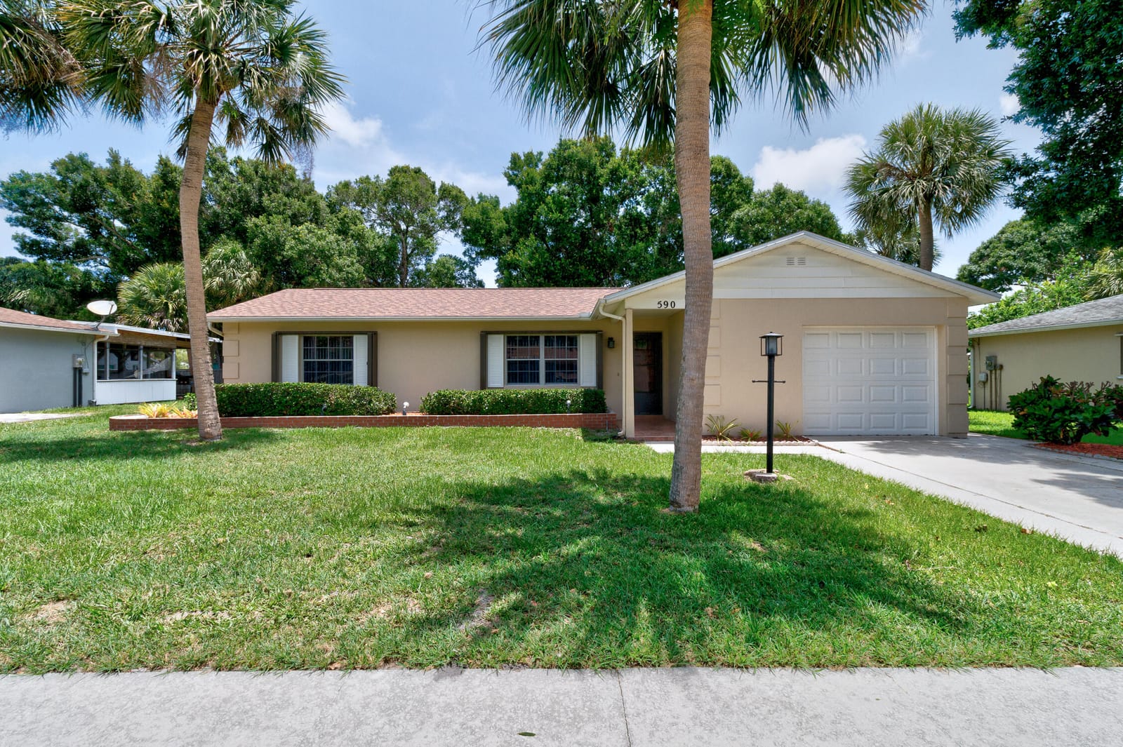 590 26th Court, Vero Beach, FL 32962 photo 1