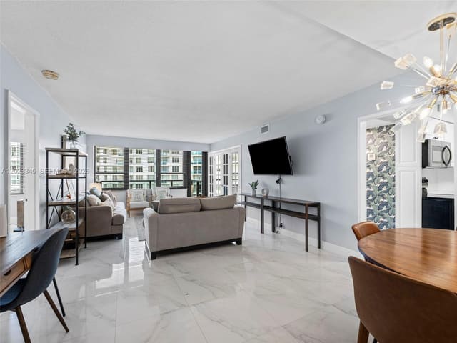 5225 Collins Avenue 1509, The Alexander, Miami Beach, FL