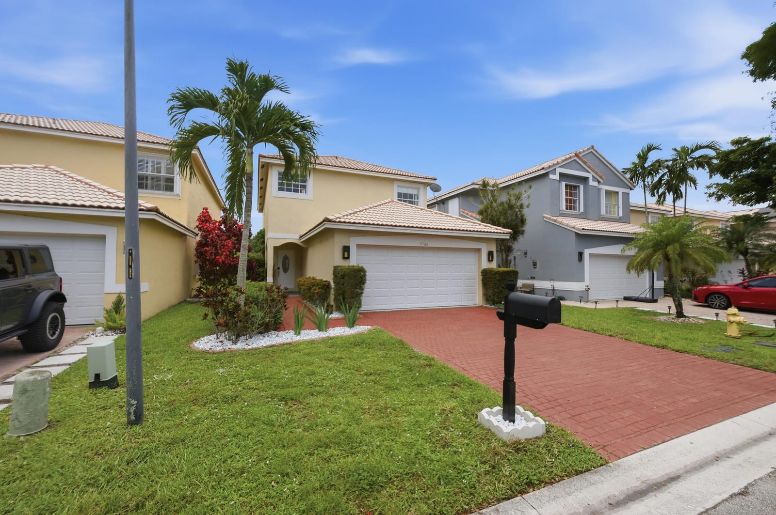 9768 NW 1st Manor, Coral Springs, FL 33071 photo 2