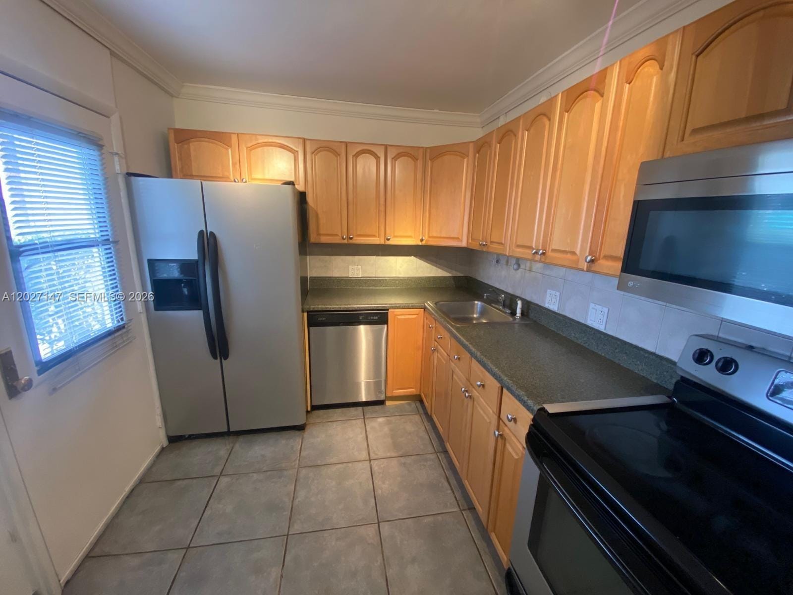 Pending home at 3475 N Country Club Drive 106, Aventura, FL 33180