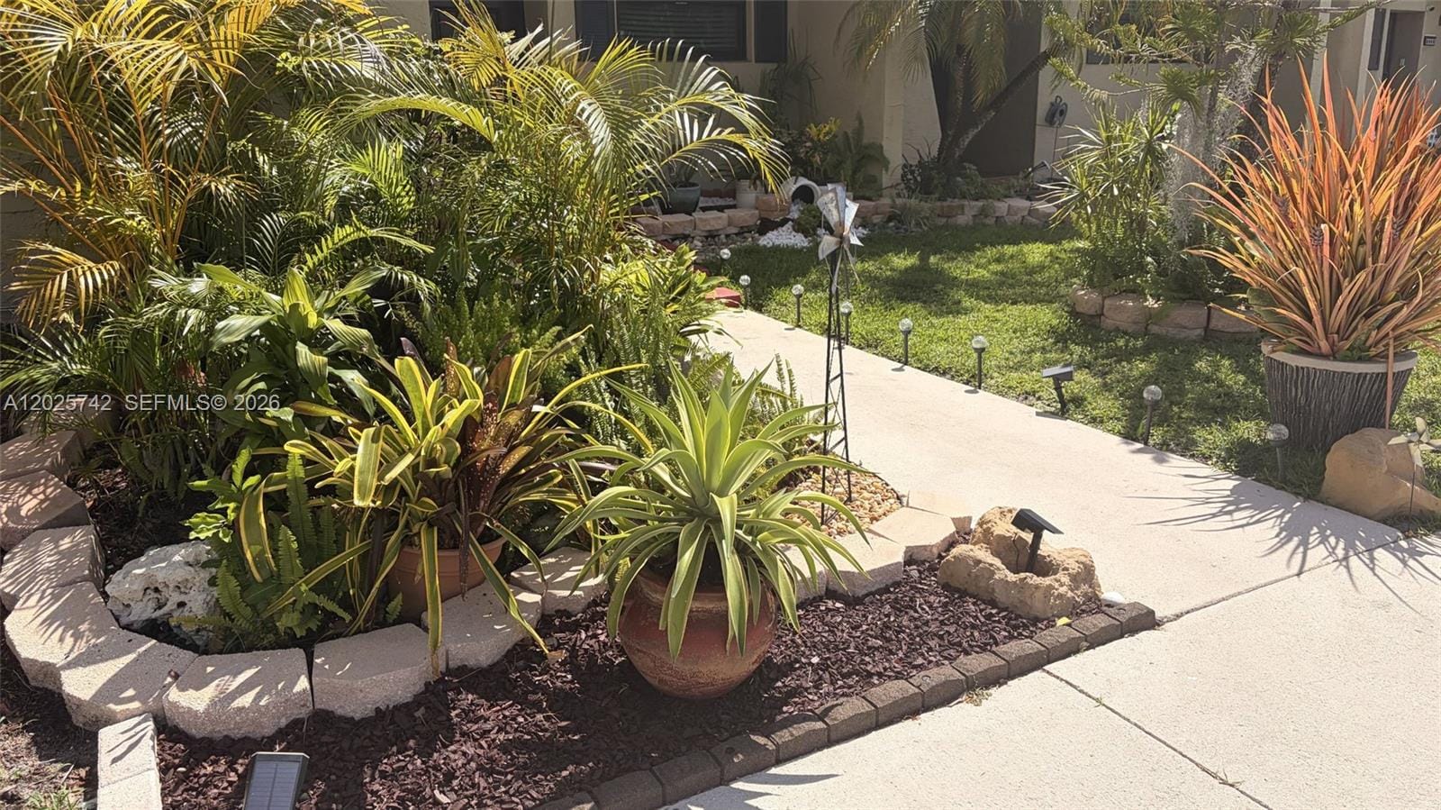 8982 Palm Tree Lane 8982 — photo 4