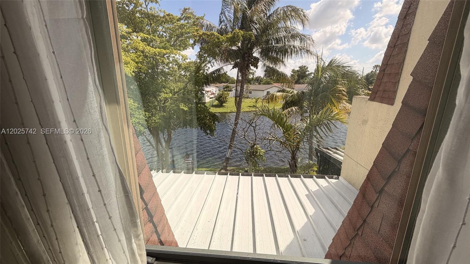 8982 Palm Tree Lane 8982 — photo 10