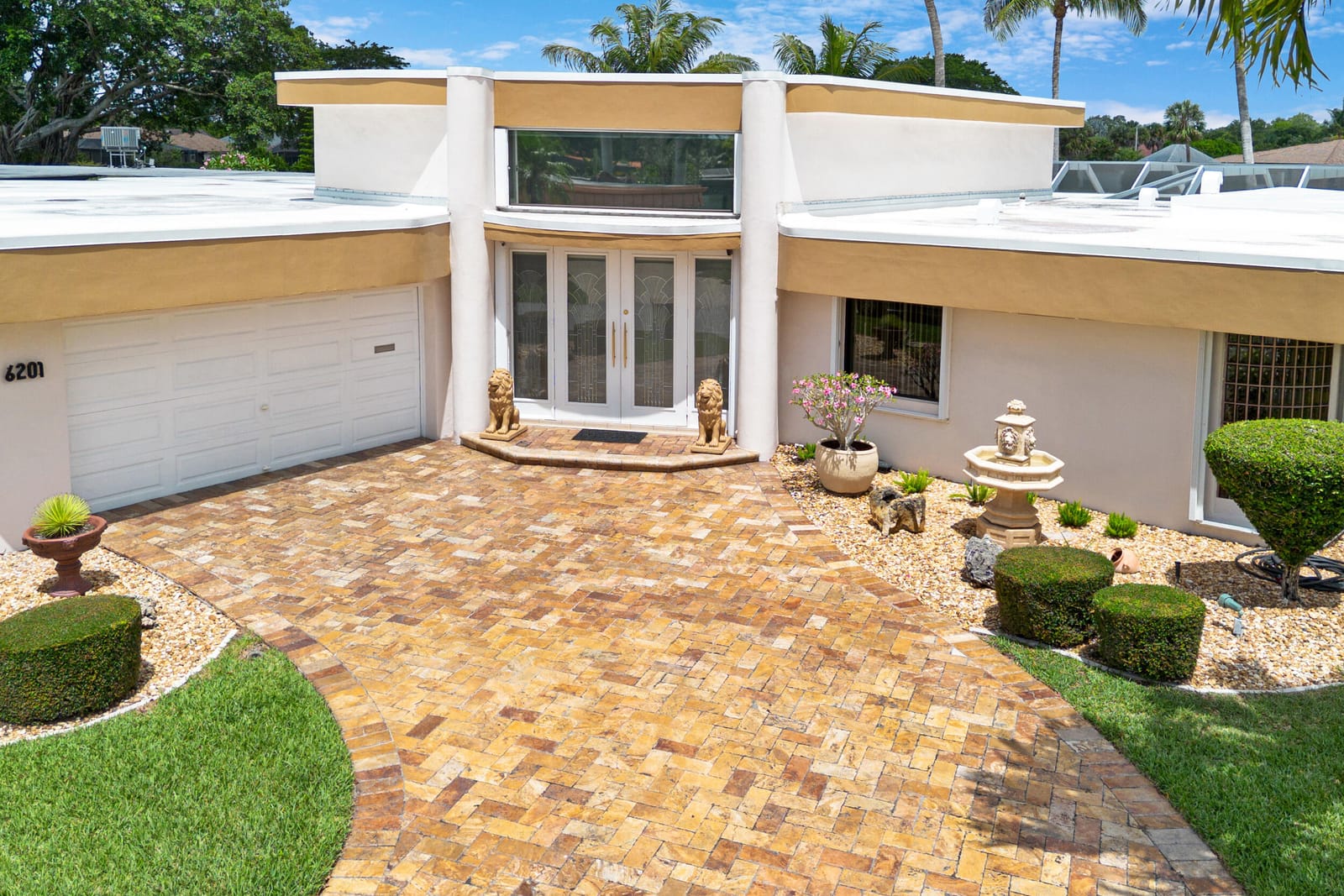 6201 Royal Poinciana Lane — photo 3