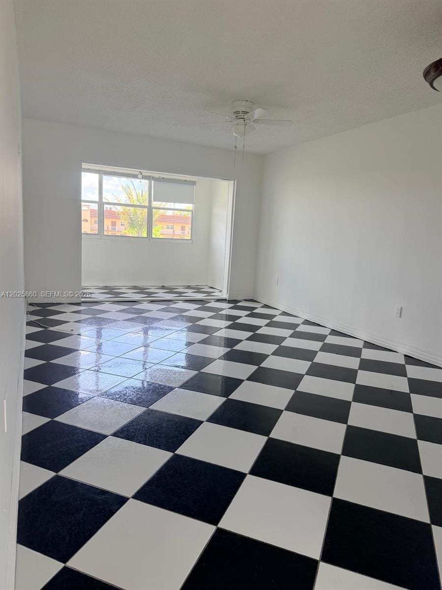 8595 Sunrise Lakes Boulevard 307 — photo 2