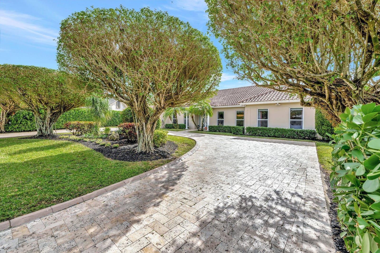 9010 S Lake Dasha Drive, Plantation, FL 33324 photo 16