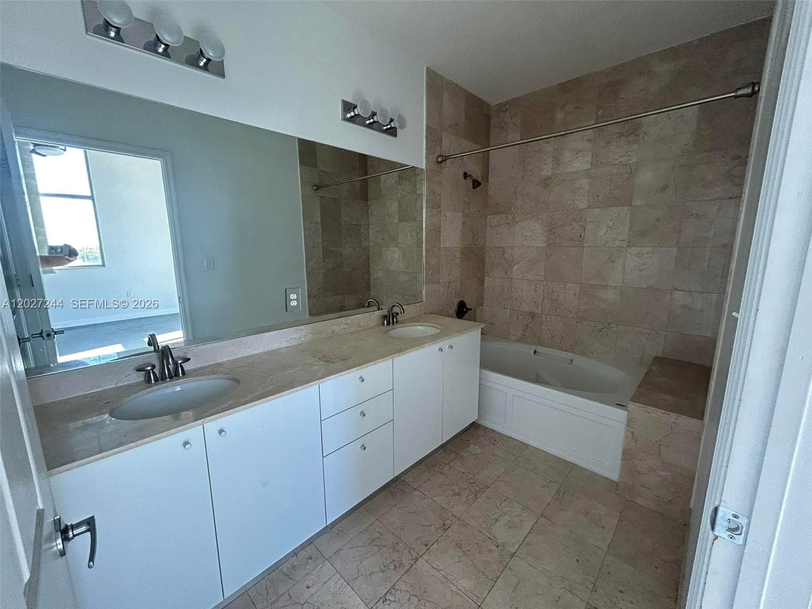 2100 Van Buren Street 506 — photo 11