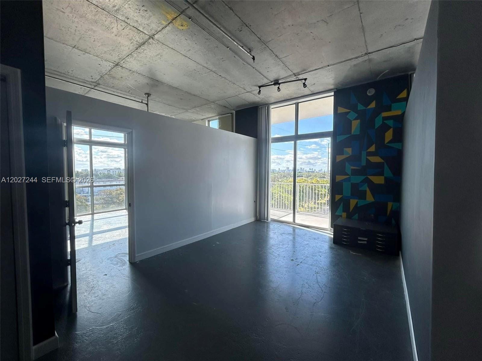 2100 Van Buren Street 506 — photo 4