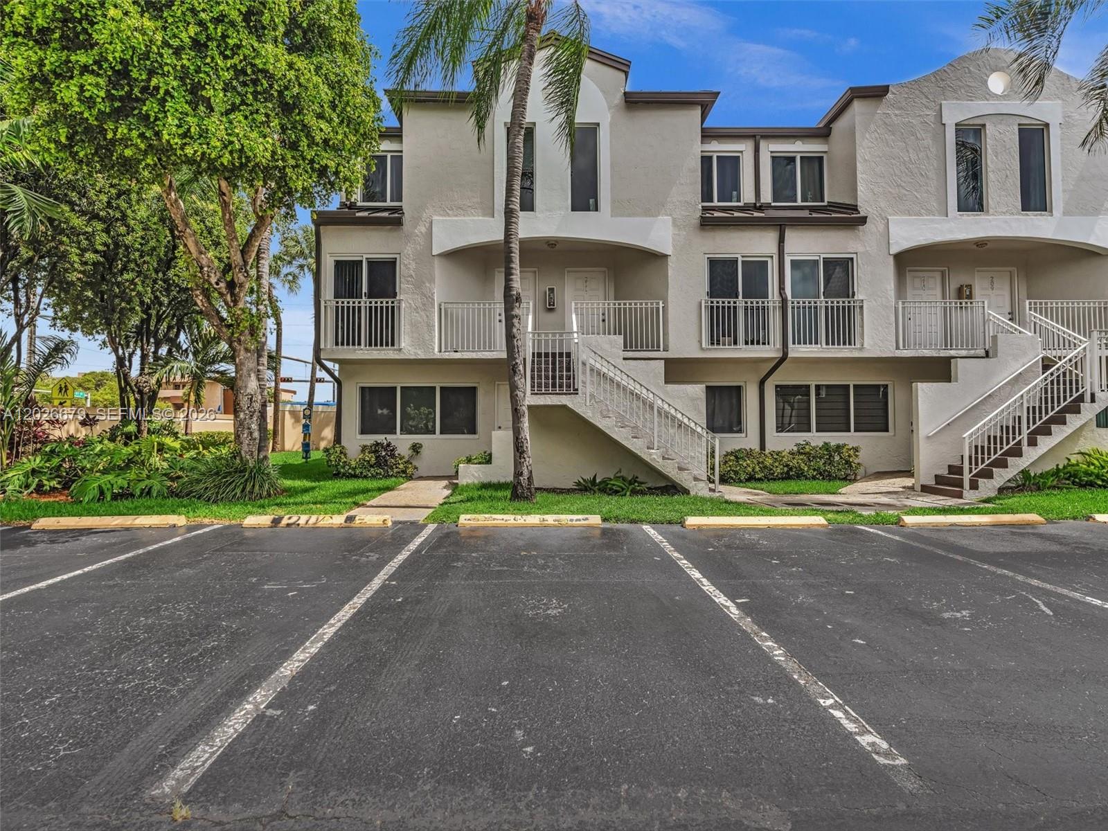 8695 NW 6th Lane 2111, Miami, FL 33126, Miami