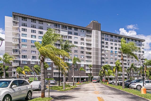 3850 Washington Street 409, Hollywood, FL 33021