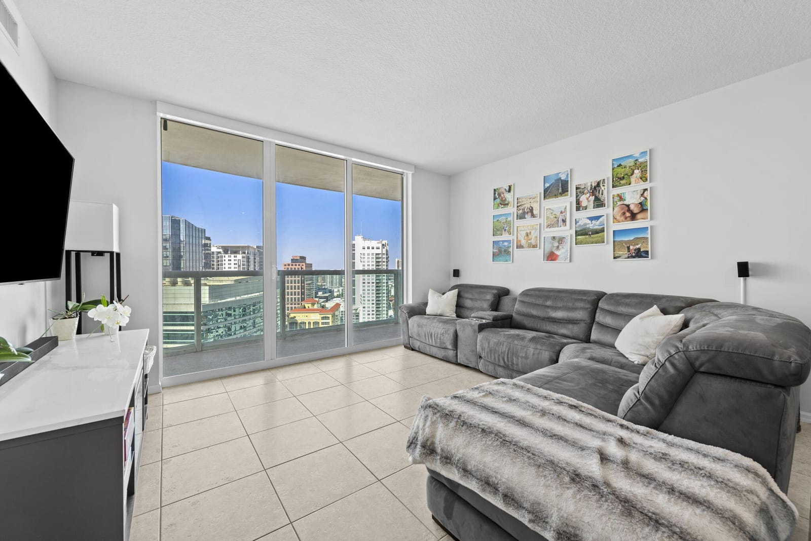 347 N New River Drive E 2707 — photo 12