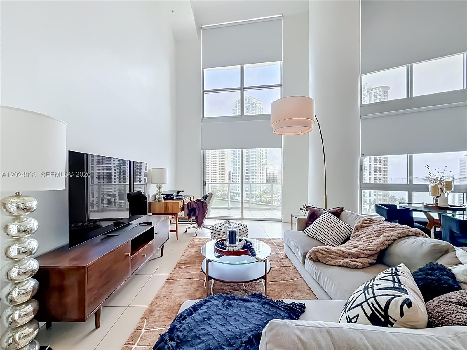 300 S Biscayne Boulevard L1016, Miami, FL 33131, Miami