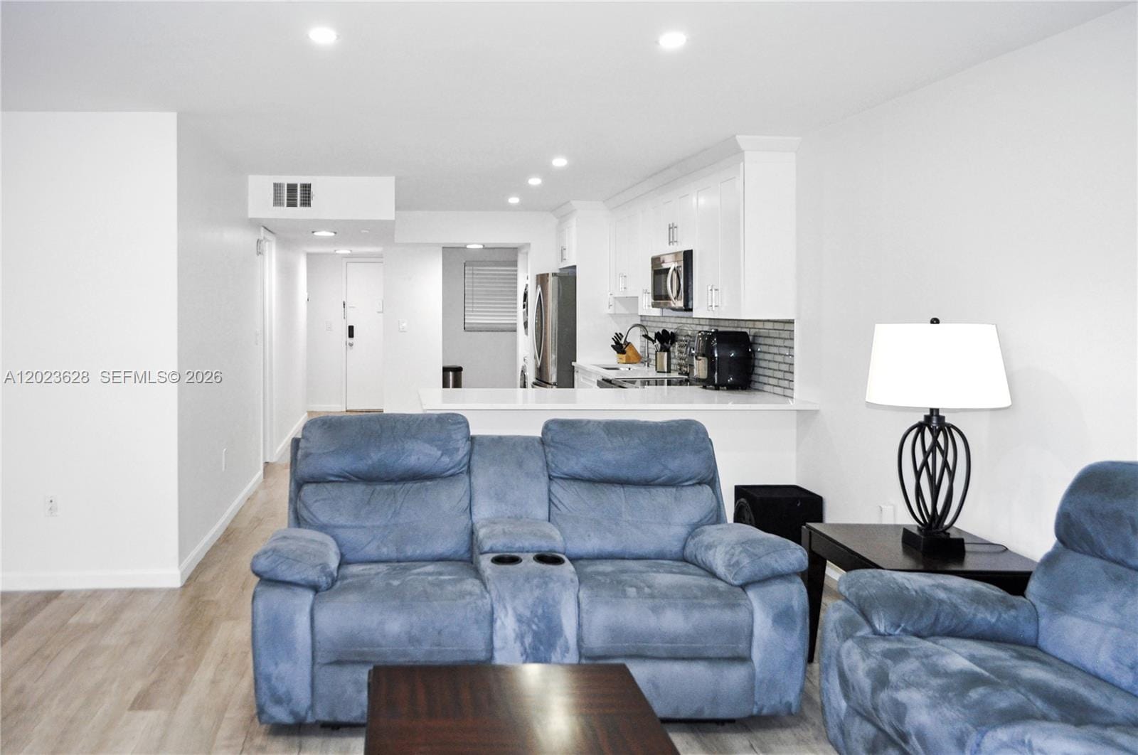 1021 Mockingbird Lane 202 — photo 4
