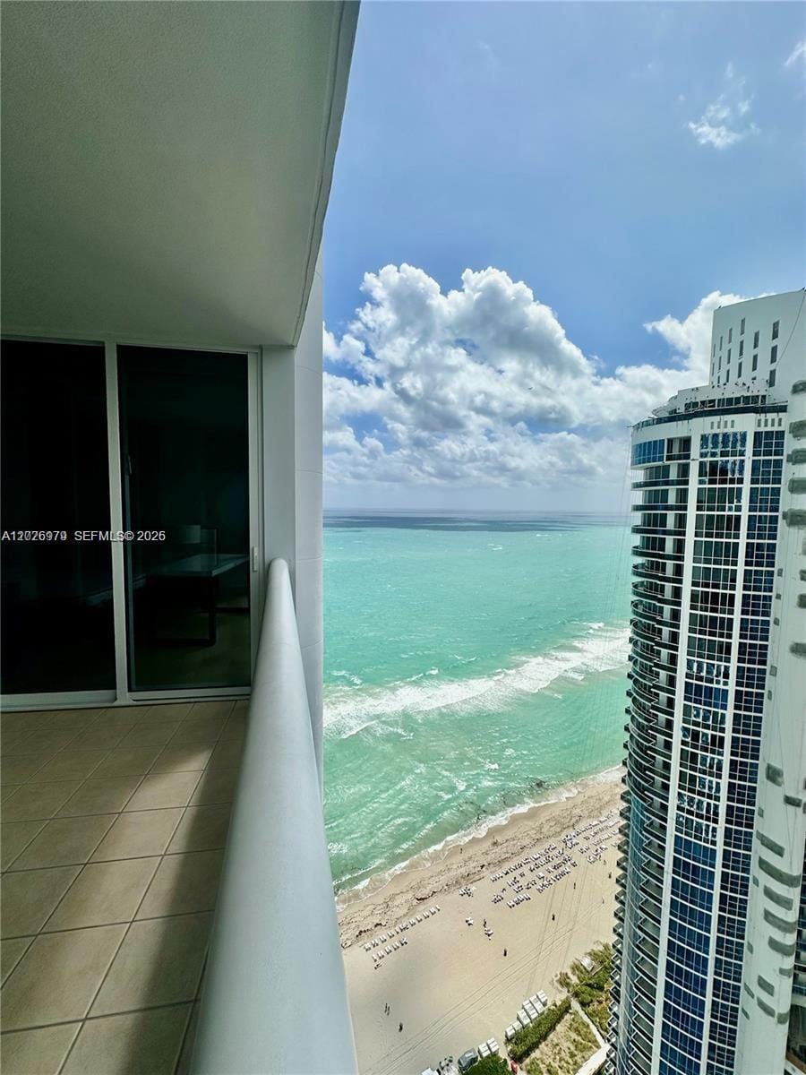 18201 Collins Avenue 5307, Sunny Isles Beach, FL 33160 photo 2