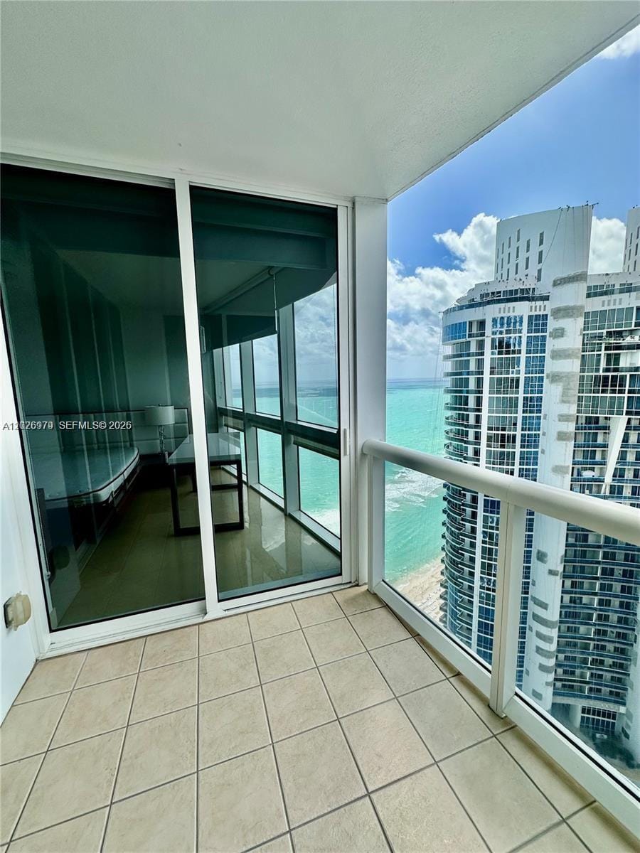 18201 Collins Avenue 5307, Sunny Isles Beach, FL 33160 photo 5