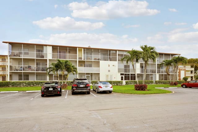 146 Mansfield D, Mansfield At Century Village, Boca Raton, FL