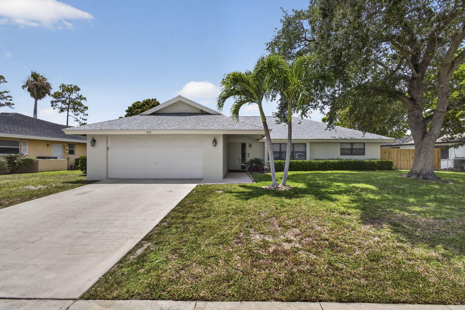 559 Azure Avenue, Wellington, FL 33414 photo 2