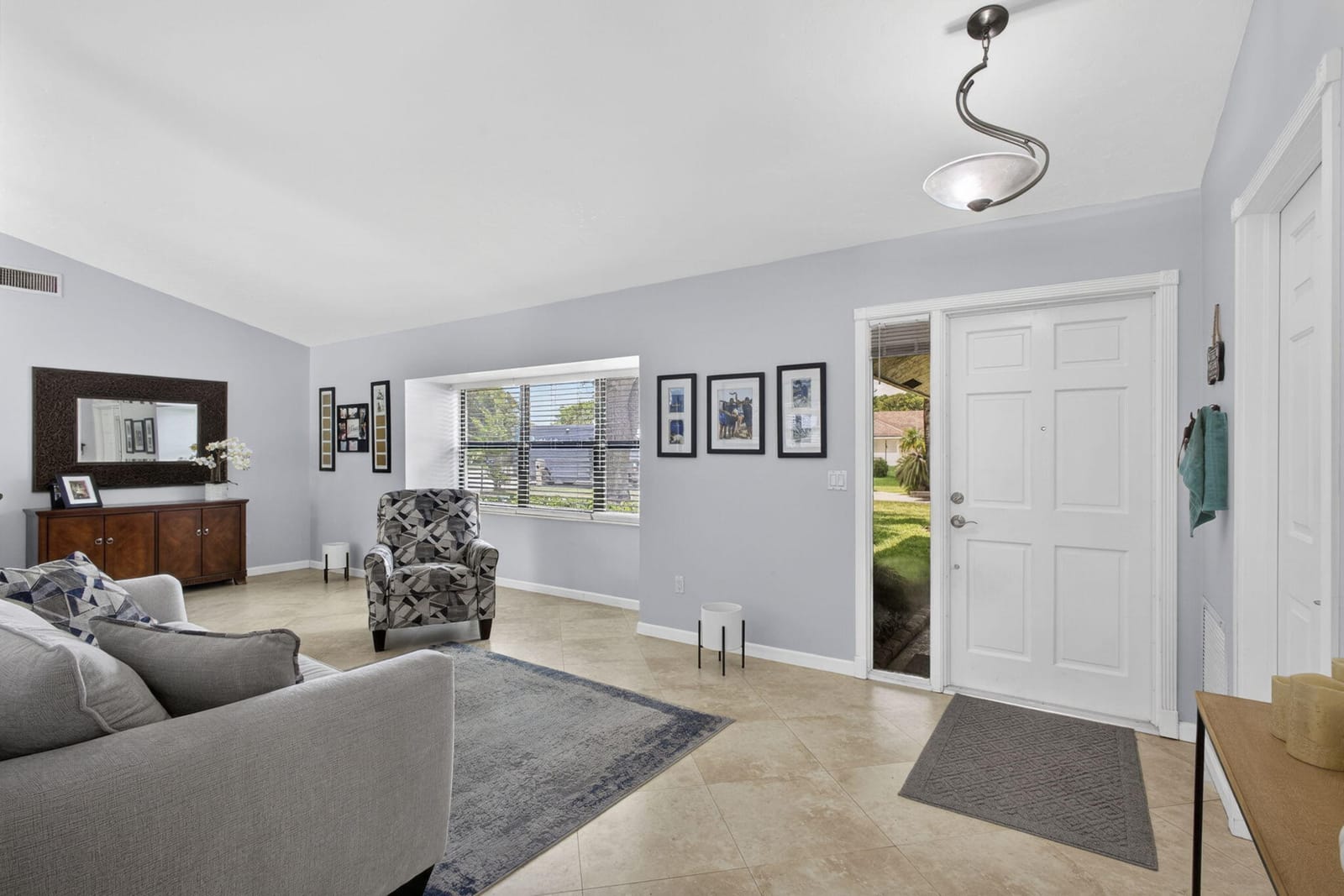 559 Azure Avenue, Wellington, FL 33414 photo 4