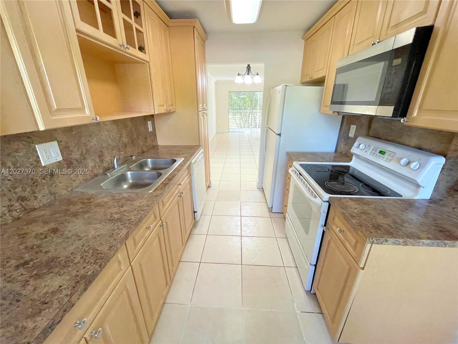 8450 Lagos De Campo Boulevard 206, Tamarac, FL 33321, Tamarac