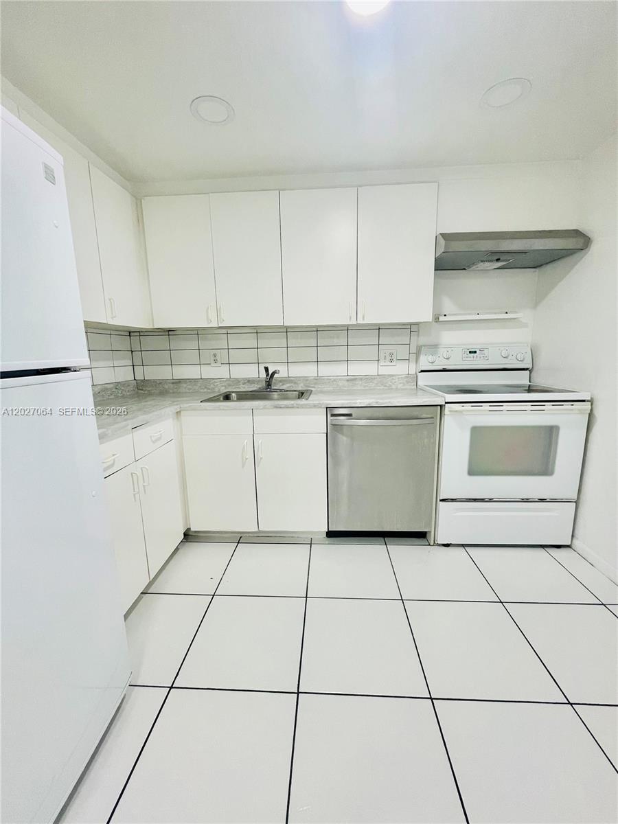 13499 Biscayne Boulevard 1613, North Miami, FL 33181