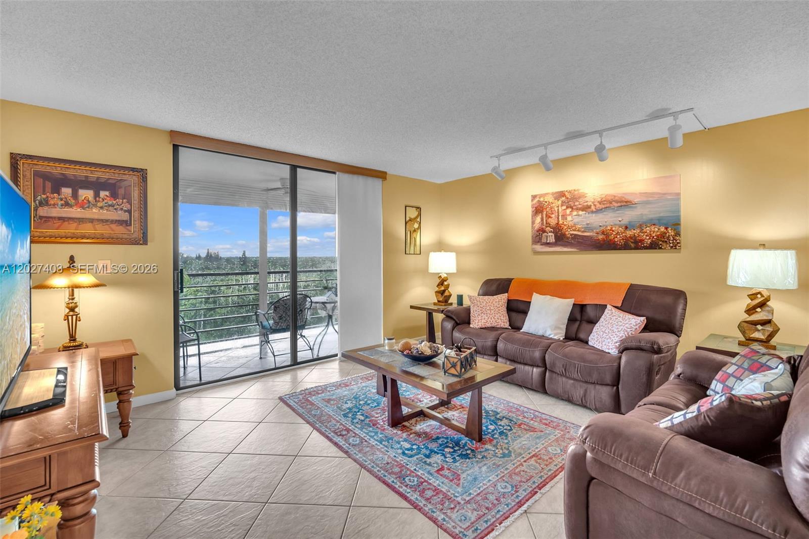 900 Saint Charles Place PH9, Pembroke Pines, FL 33026, Pembroke Pines