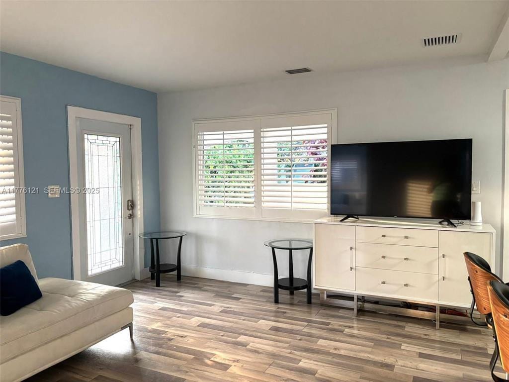 4580 NE 3rd Avenue — photo 5